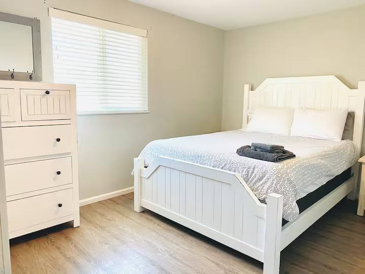 Townhouse for rent at 630 SW Fall St #O, Newport, OR 97365