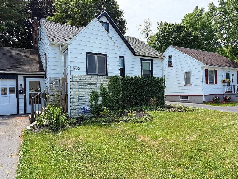 House for rent at 865 Britton Rd, Rochester, NY 14616
