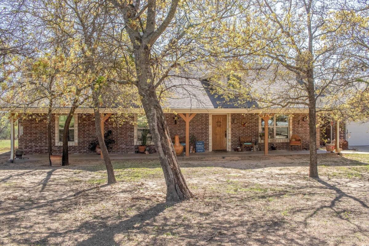 House for rent at 2452 County Rd #456, Stephenville, TX 76401