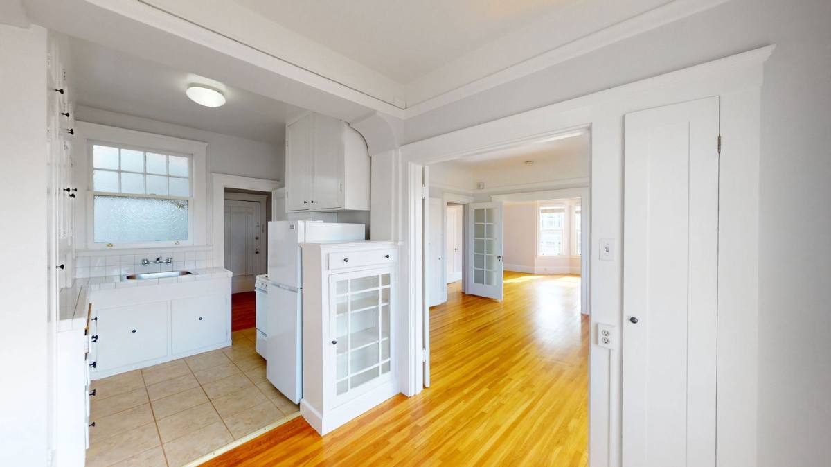 Apartment for rent at 1096 Fulton St #12A, San Francisco, CA 94117