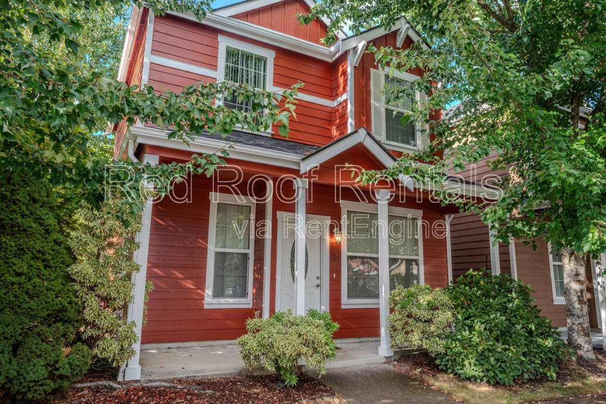 House for rent at 703 115th St E, Tacoma, WA 98445