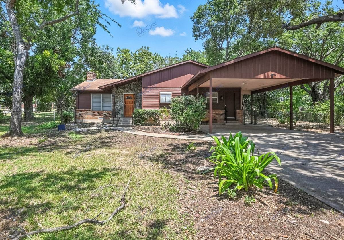 House for rent at 1344 Mulholland Dr, Grapevine, TX 76051
