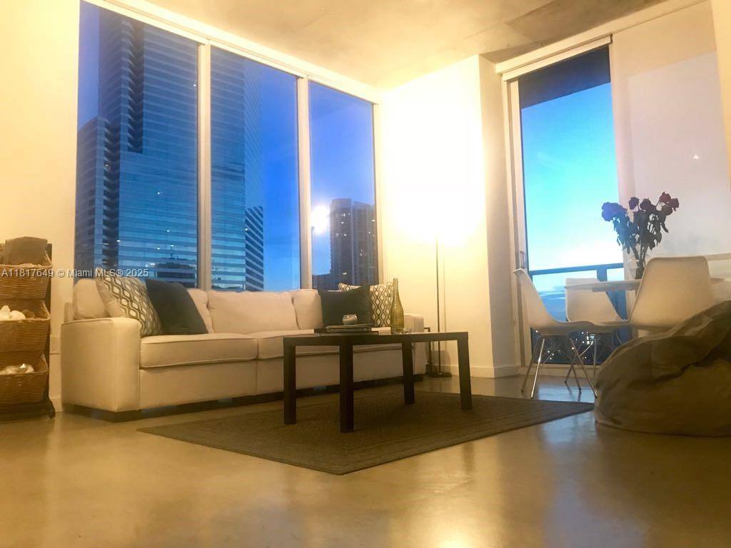 Apartment for rent at 151 SE 1st St #911, Miami, FL 33131