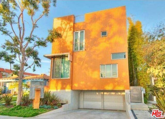Townhouse for rent at 2452 Penmar Ave, Venice, CA 90291
