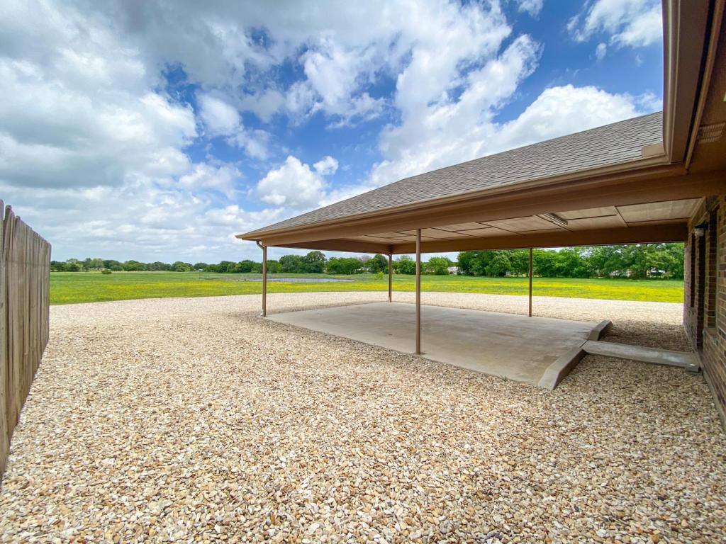 Townhouse for rent at 1519 County Rd #706, Joshua, TX 76058