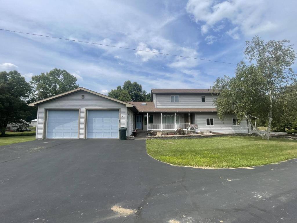 Townhouse for rent at 127 Lerue St, Apple Creek, OH 44606