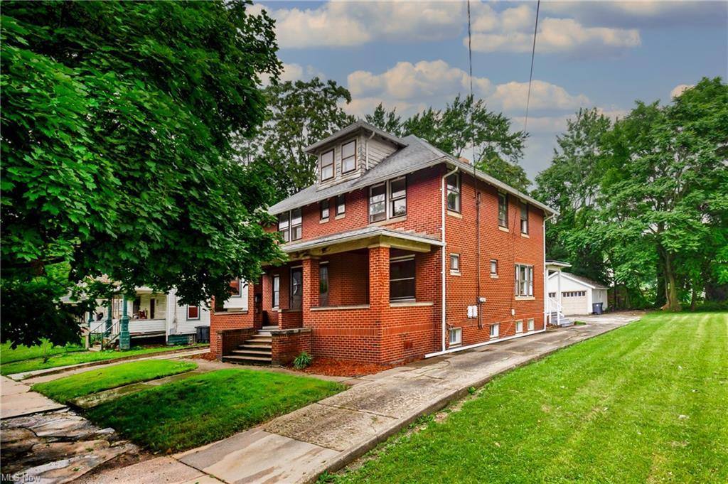 Apartment for rent at 563 Atlantic St NE, Warren, OH 44483