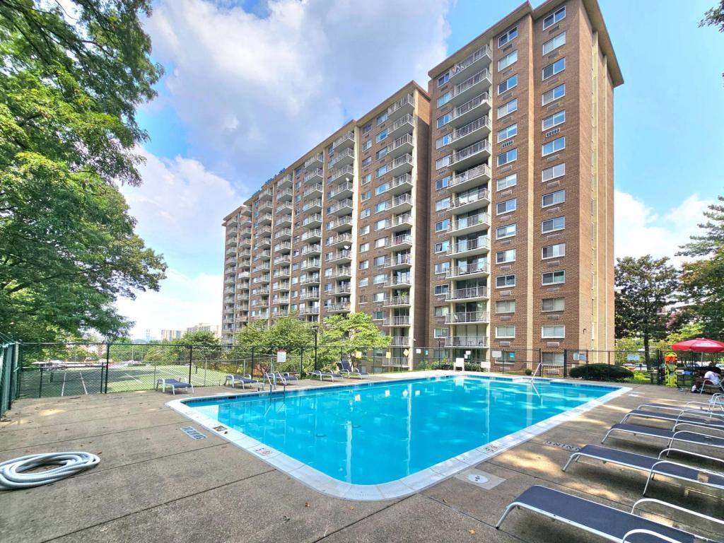 Condo for rent at 2059 Huntington Ave #409, Alexandria, VA 22303