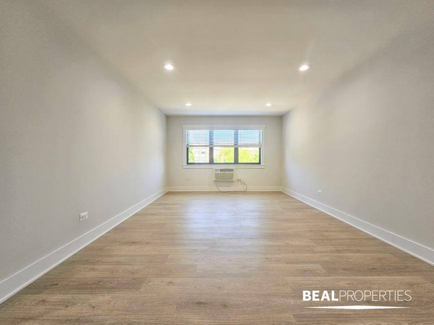 Apartment for rent at 696 Elm Place #304, Highland Park, IL 60035
