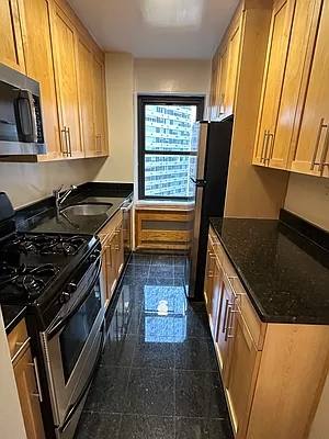 Apartment for rent at 412 E 55th St #9LL, New York, NY 10022