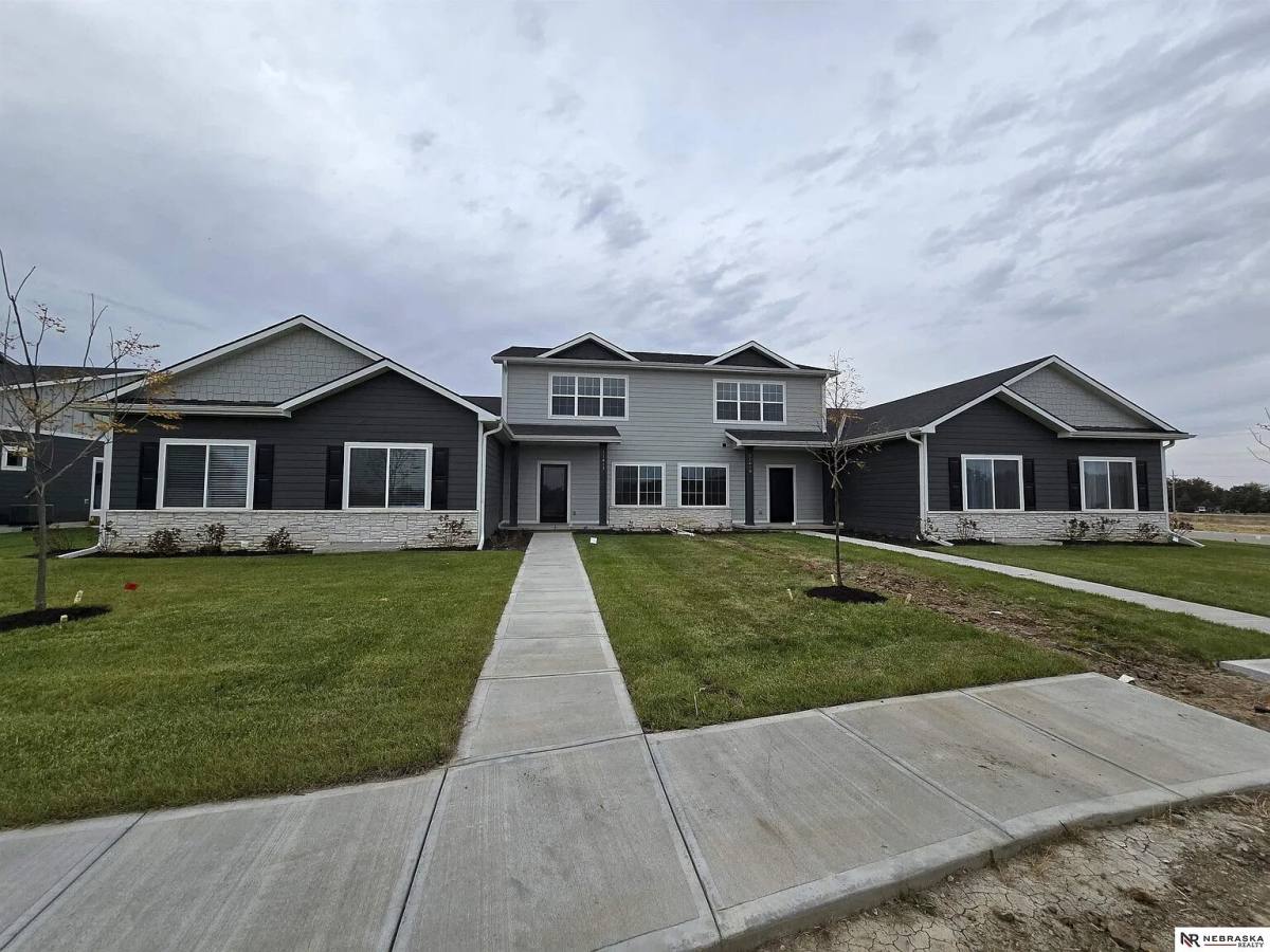 House for rent at 11417 N 161st Court, Bennington, NE 68007