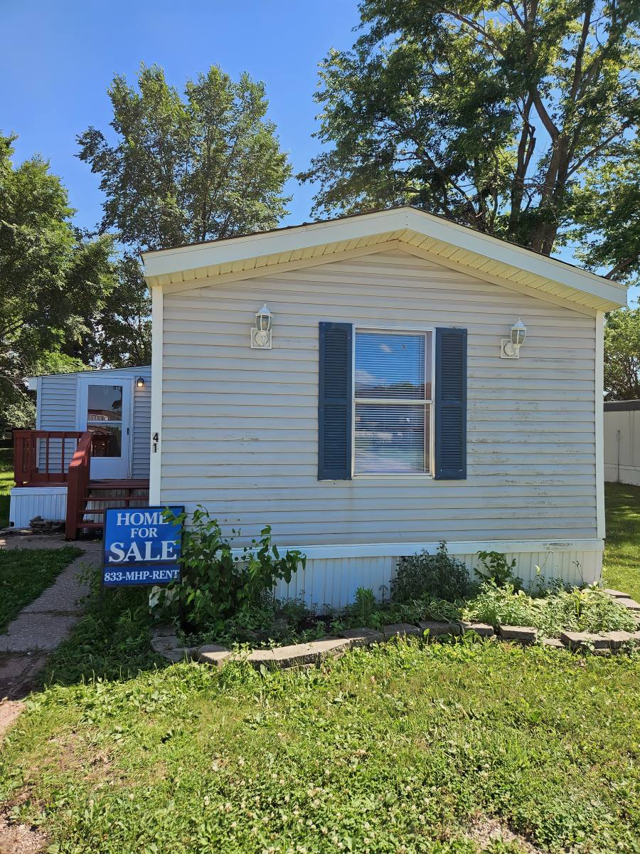 House for rent at 41 Village Court, Mediapolis, IA 52637