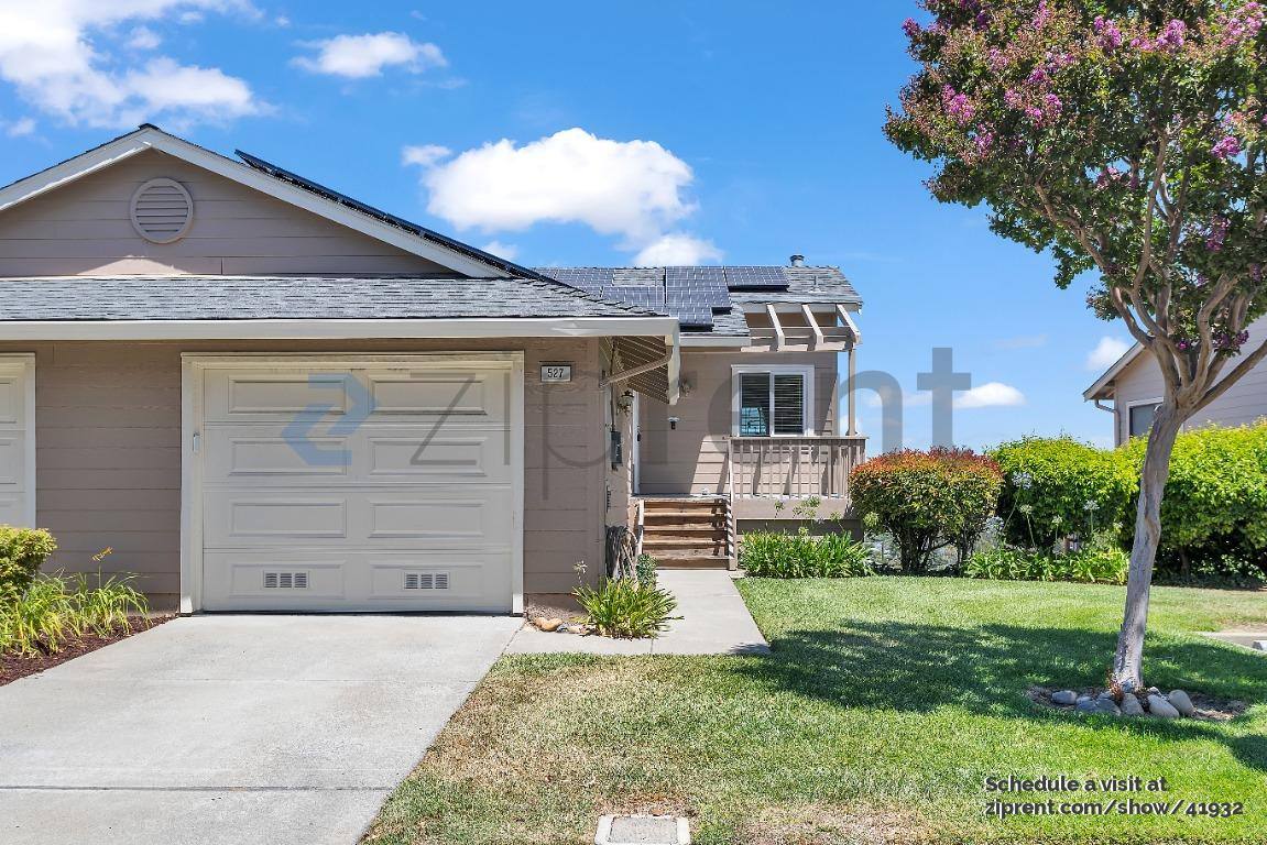 Townhouse for rent at 527 Bustos Place, Pittsburg, CA 94565