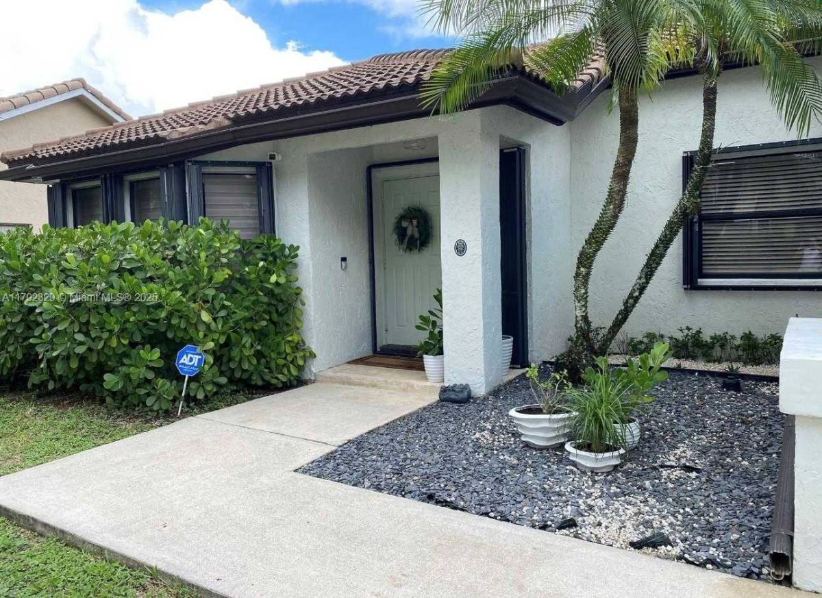 Apartment for rent at 5379 NW 60th Dr, Pompano Beach, FL 33067