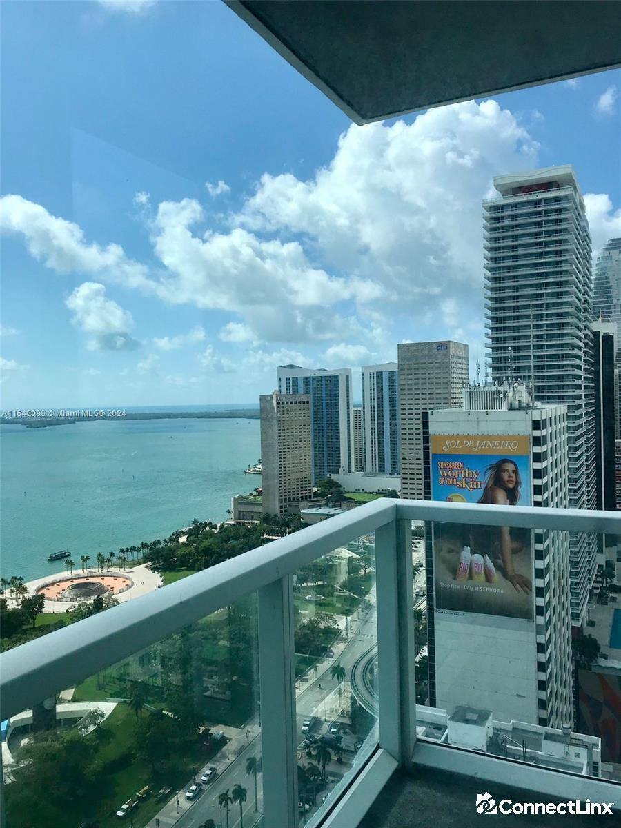 Apartment for rent at 244 Biscayne Blvd #803, Miami, FL 33132