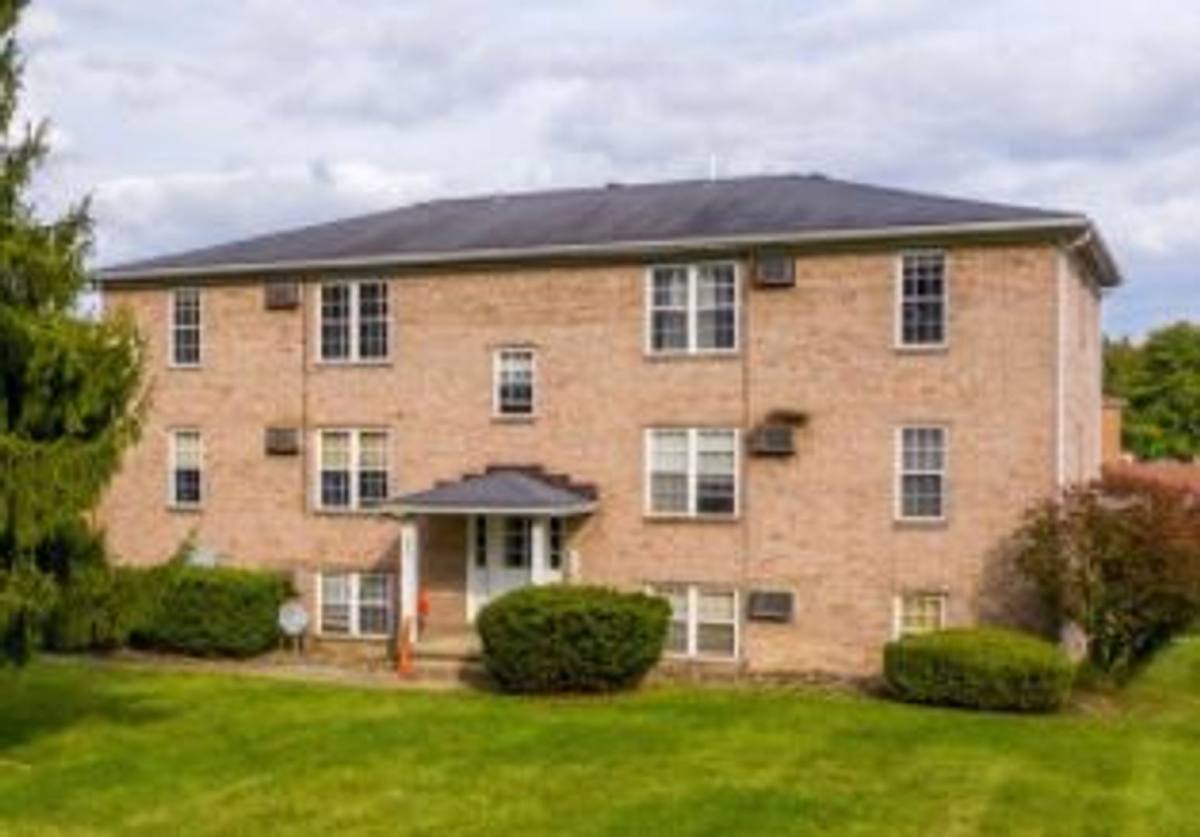 Apartment for rent at 5761 Sheridan Rd, Youngstown, OH 44514
