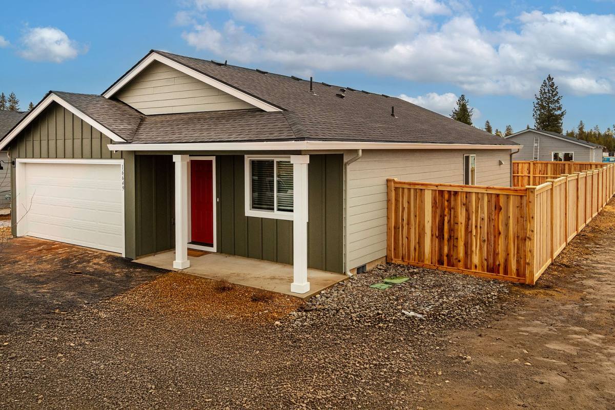 House for rent at 16649 Blue Pine St, La Pine, OR 97739