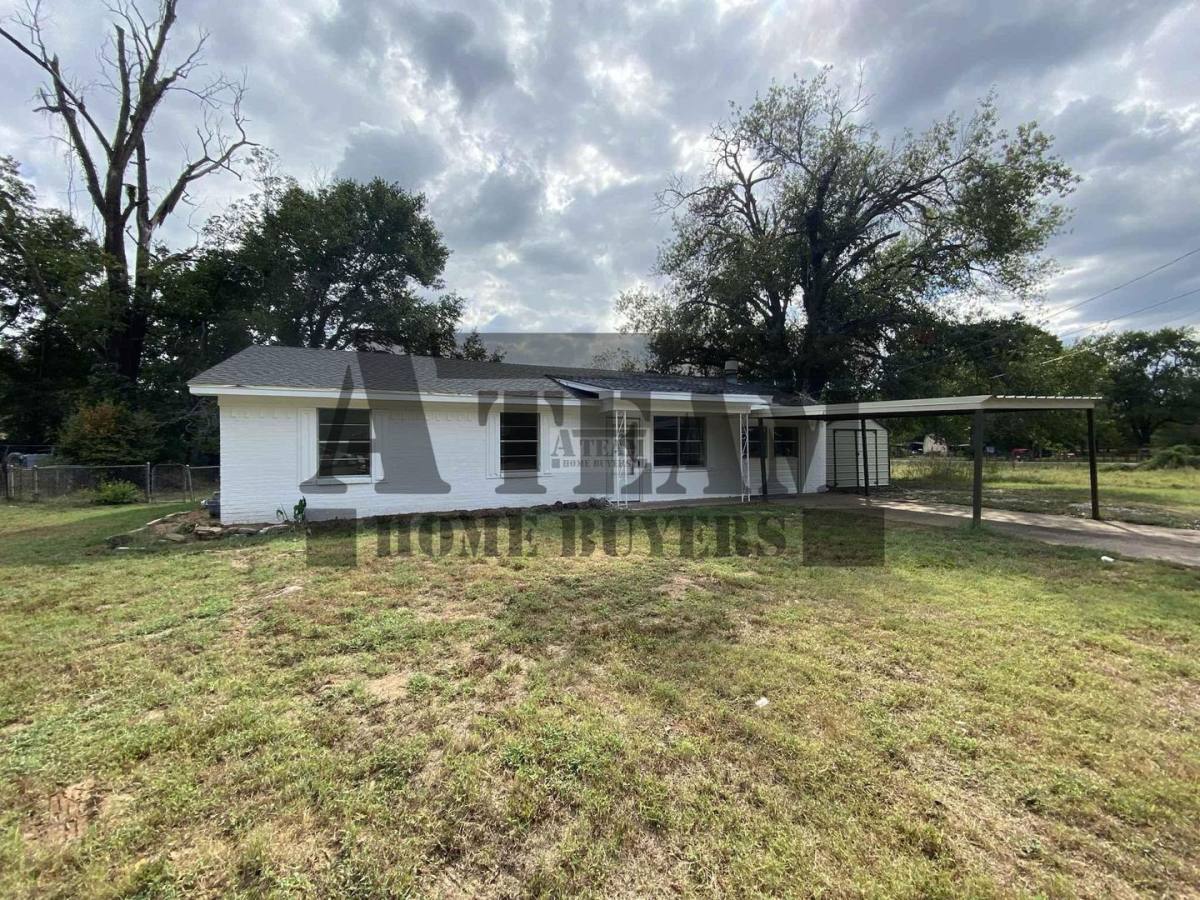 House for rent at 220 Lynn St, Trinidad, TX 75163