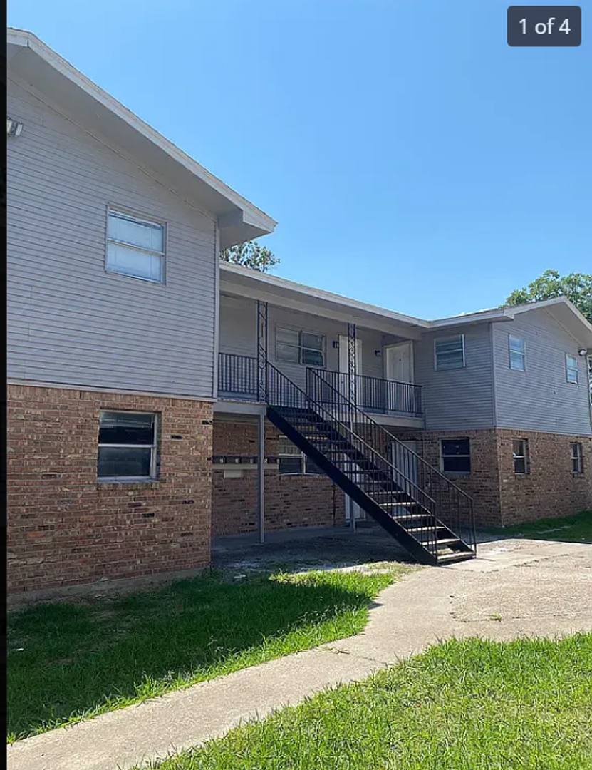 Apartment for rent at 2575 Primrose St, Beaumont, TX 77703