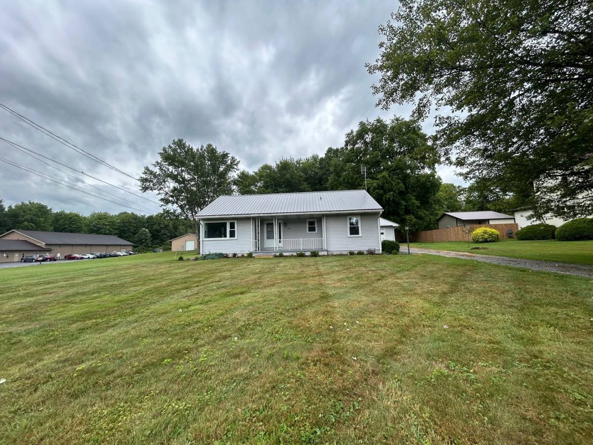 House for rent at 745 N Broad Extension, Grove City, PA 16127
