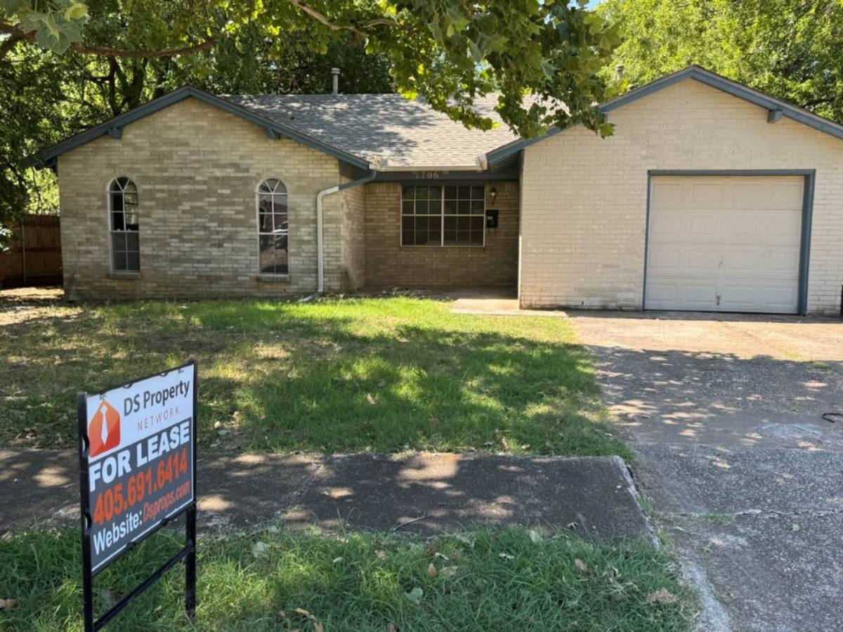 House for rent at 1706 Sheffield Circle, Norman, OK 73071