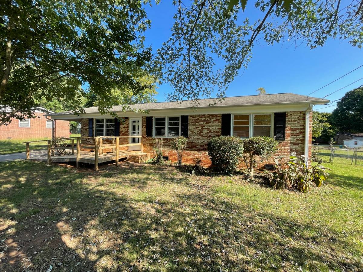 House for rent at 1721 Kings Rd, Shelby, NC 28150