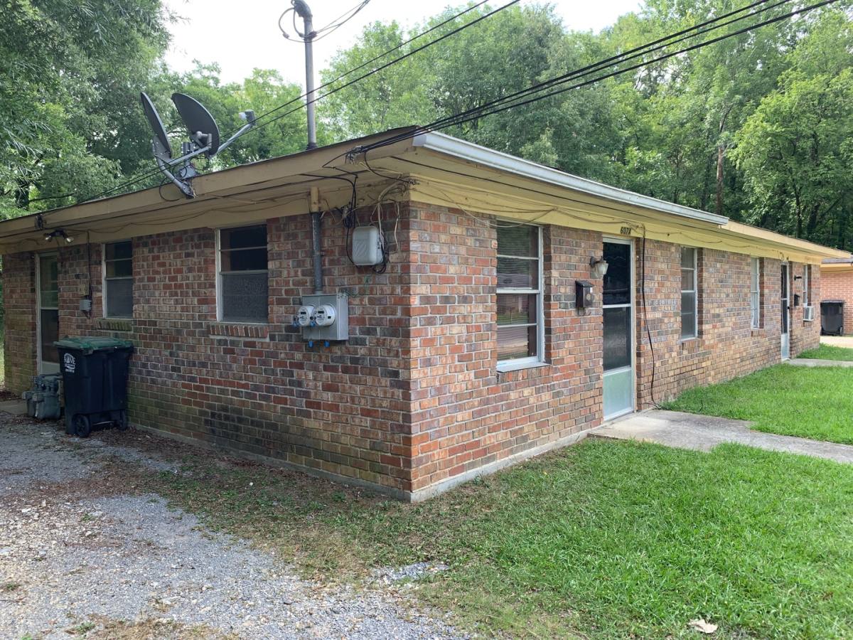 Apartment for rent at 607 & 609 Hardy Ave, Rome, GA 30161
