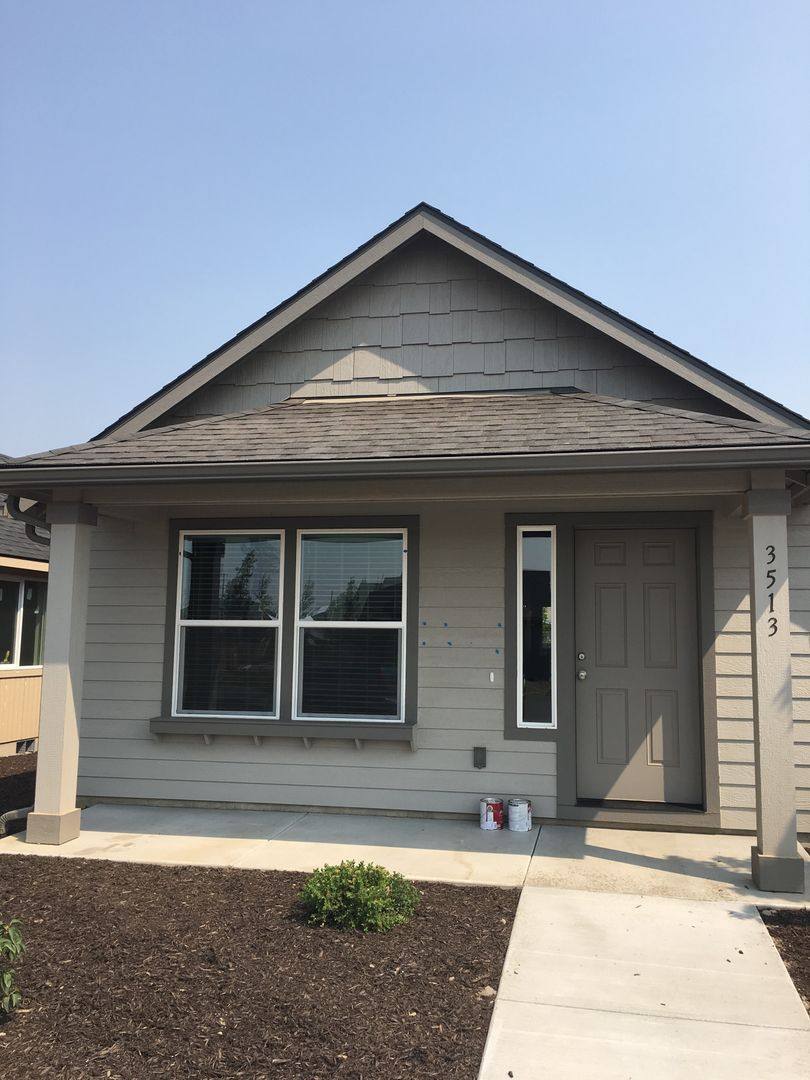 House for rent at 1513 SW 36th Lp, Redmond, OR 97756
