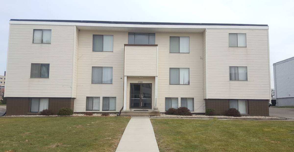 Apartment for rent at 3729 W 9th St, Waterloo, IA 50702