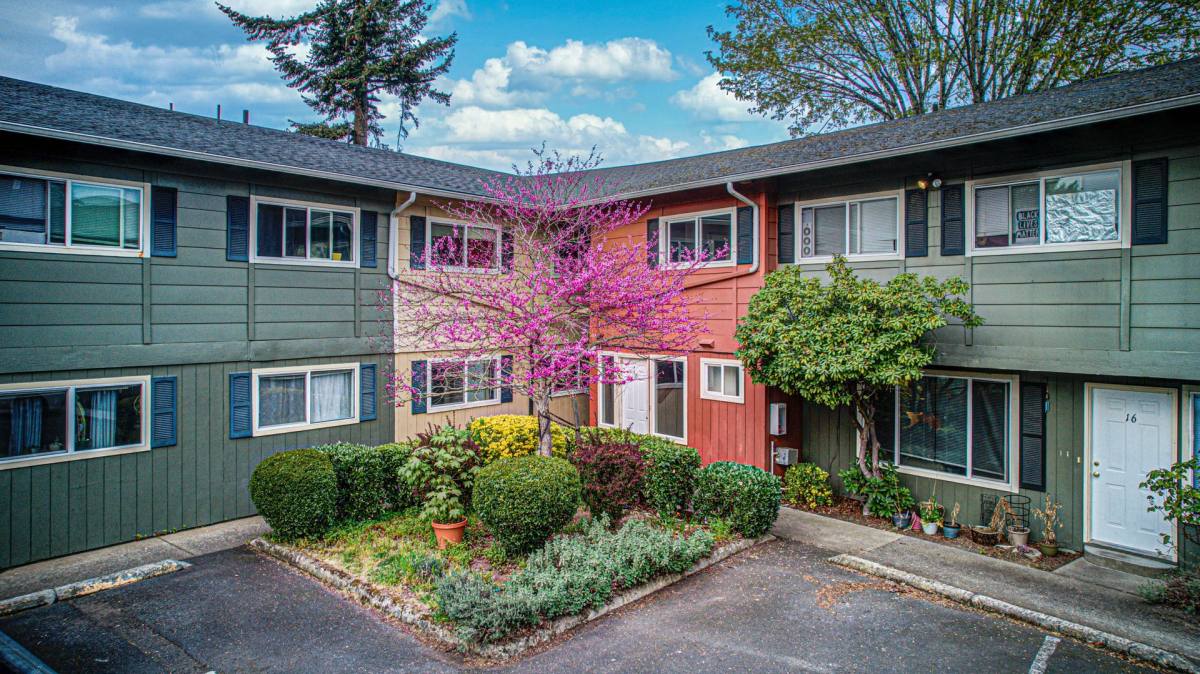 Apartment for rent at 2925 SE 50th Ave, Portland, OR 97206