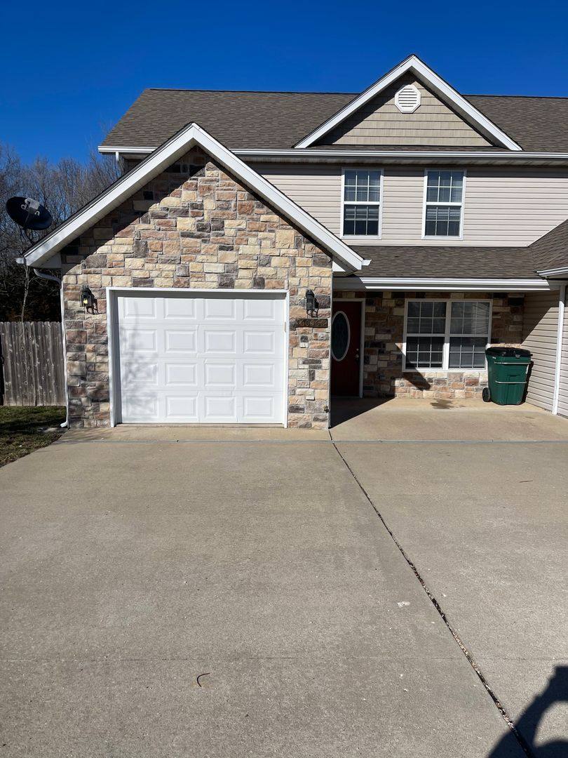 Apartment for rent at 16056 A&B Holy Cross, Saint Robert, MO 65584