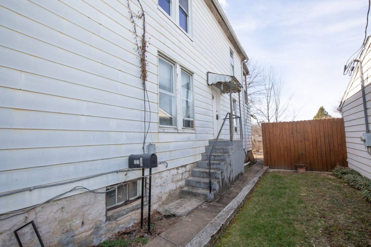 Apartment for rent at 727 Virginia Ave, Martinsburg, WV 25401