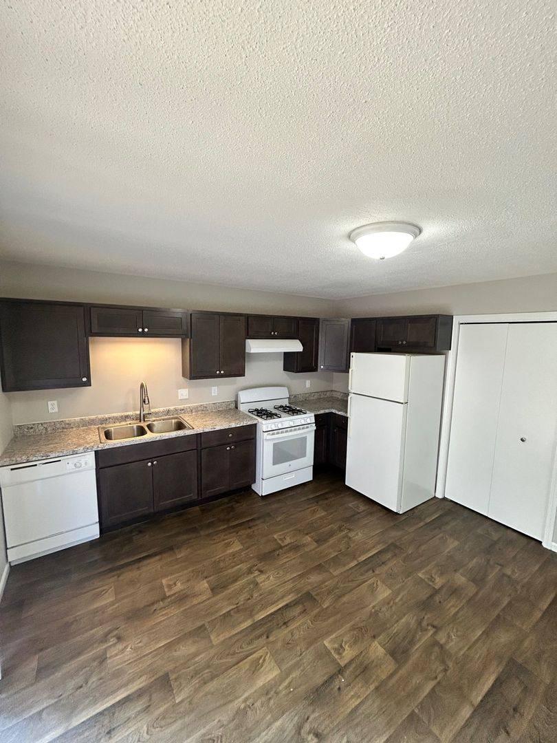 Apartment for rent at 1231 60th St SE, Grand Rapids, MI 49508