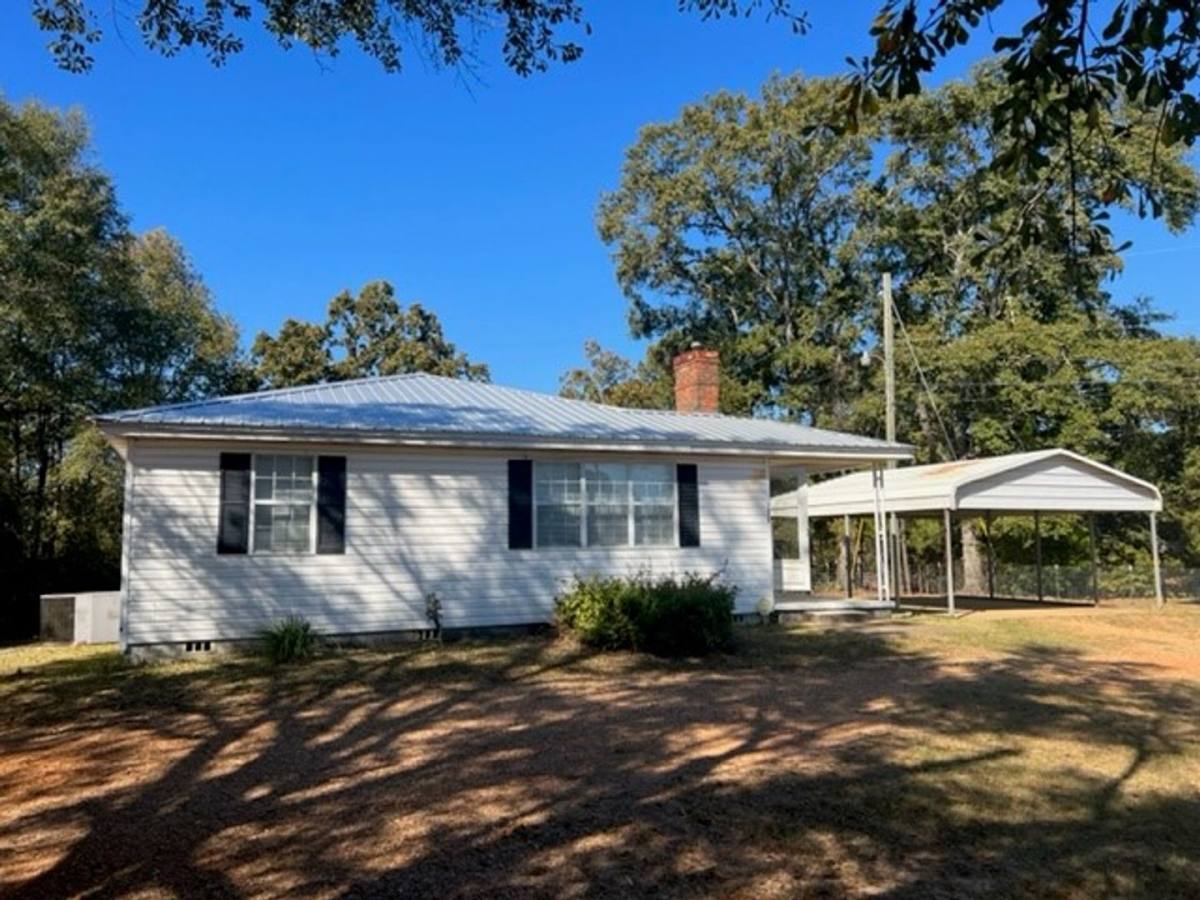 House for rent at 1426 Edgeworth Dr E, Northport, AL 35475