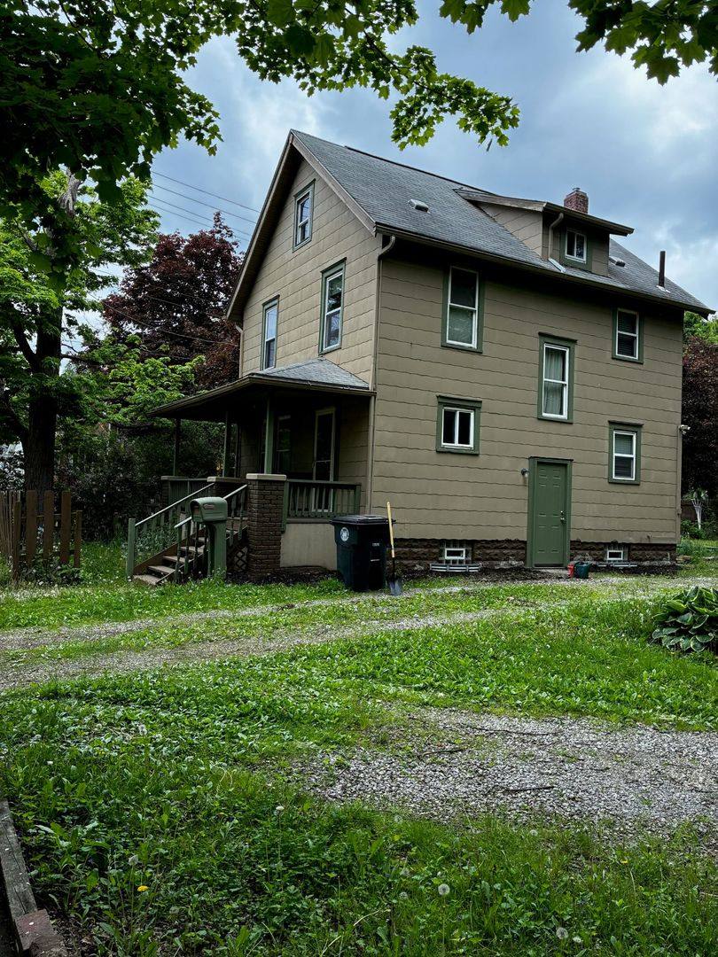 House for rent at 1429 Marcy St, Akron, OH 44301