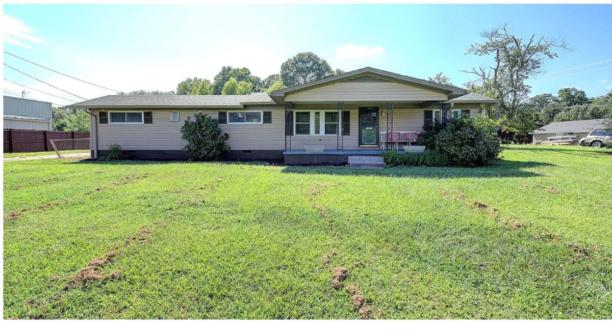 House for rent at 2863 N Highway 101, Greer, SC 29651