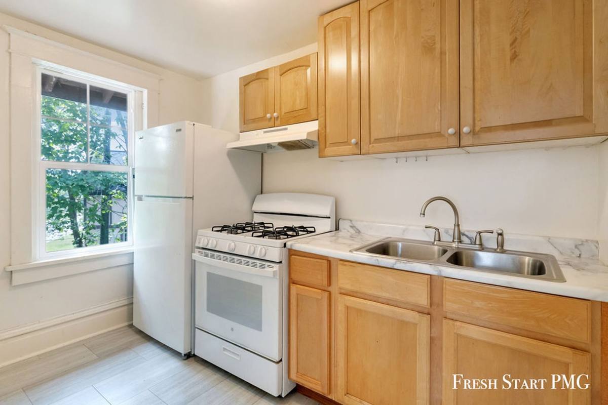 Apartment for rent at 280 Irwin Ave, Muskegon, MI 49442
