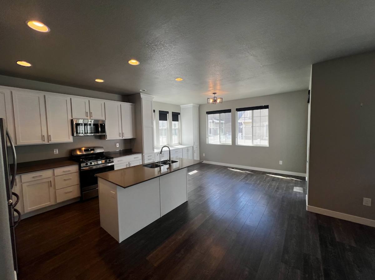 House for rent at 923 W 2840 N, Lehi, UT 84043