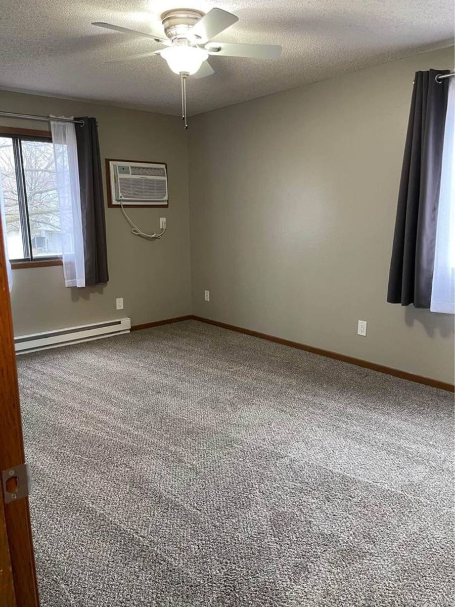 Apartment for rent at 4957 Woodland Ave, West Des Moines, IA 50266