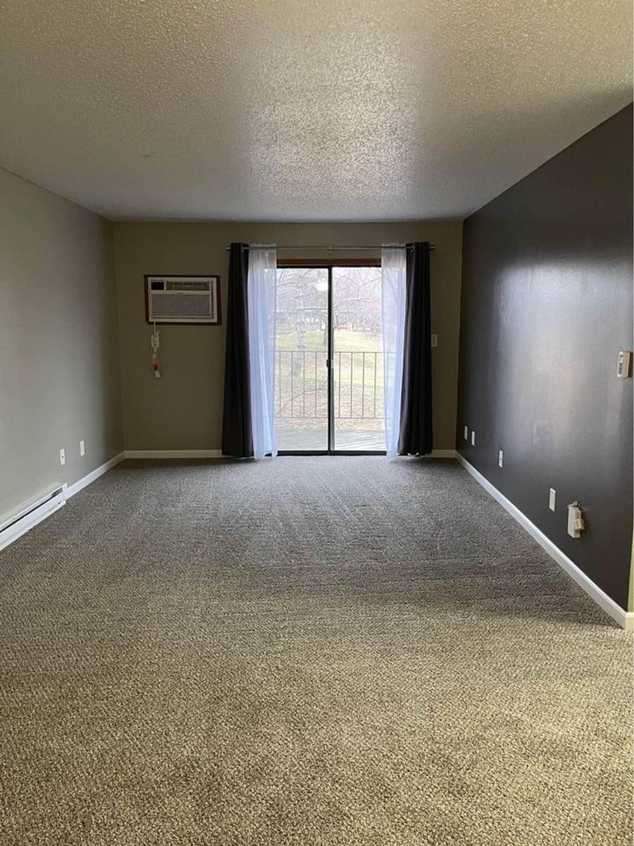 Apartment for rent at 4957 Woodland Ave, West Des Moines, IA 50266