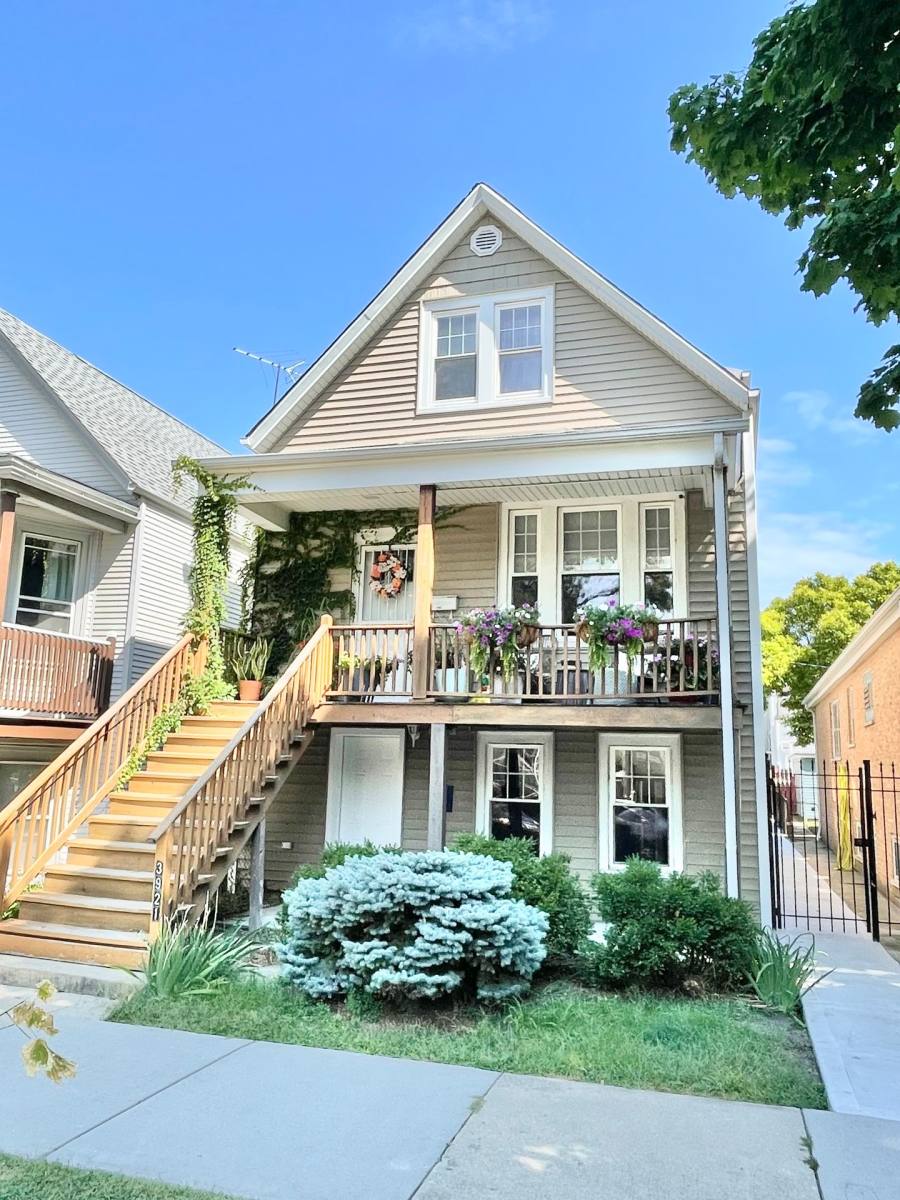 Apartment for rent at 3921 N Francisco, Chicago, IL 60618