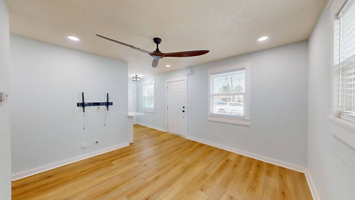 216 9th St S, Jacksonville Beach, FL 32250