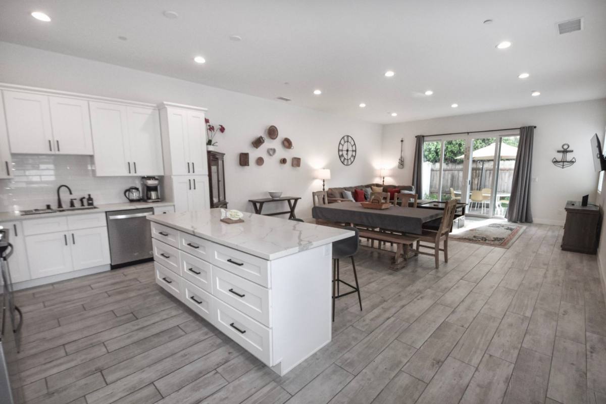Townhouse for rent at 253 Dahlia Ave, Imperial Beach, CA 91932