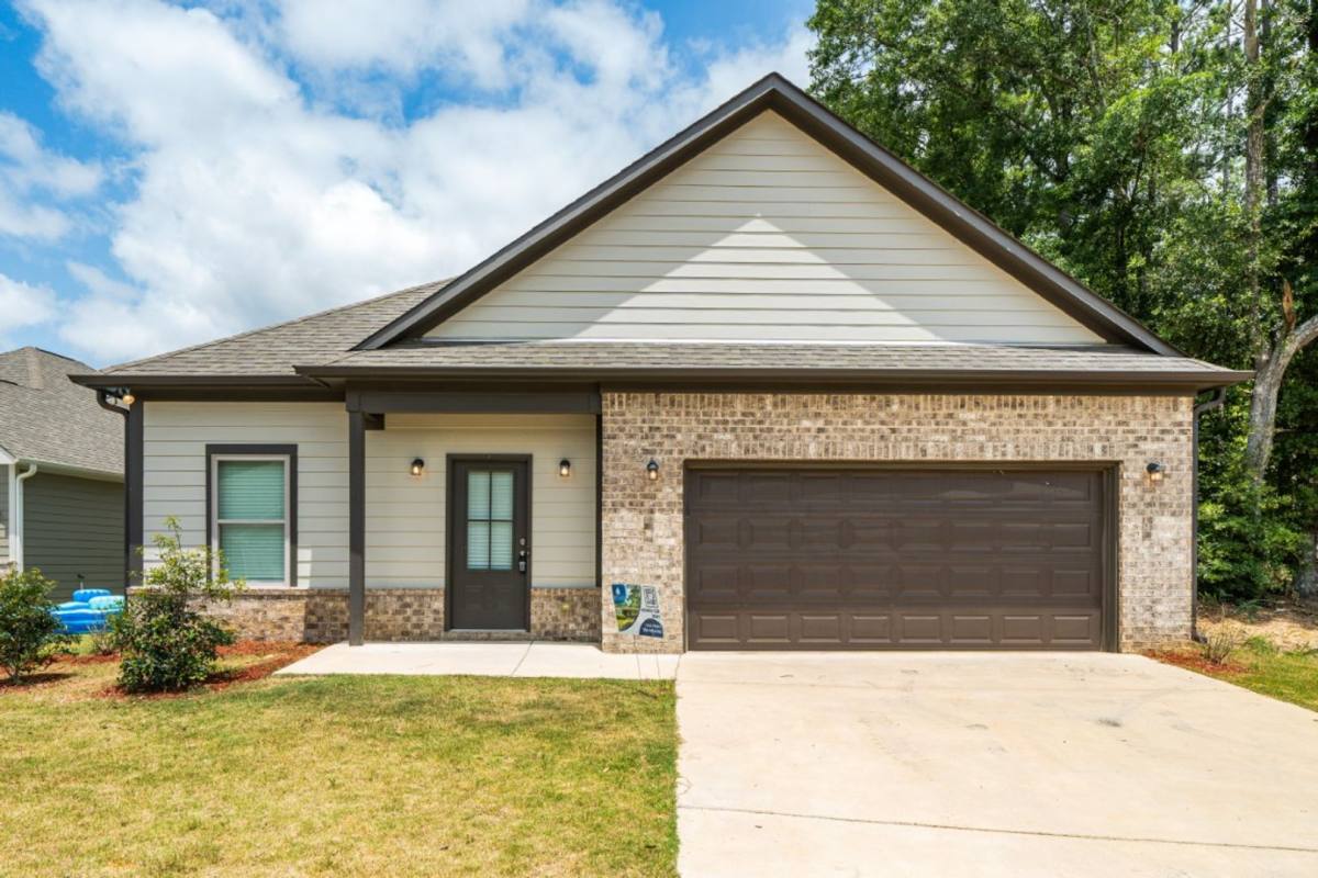 House for rent at 205 Avalon Way, Clanton, AL 35045