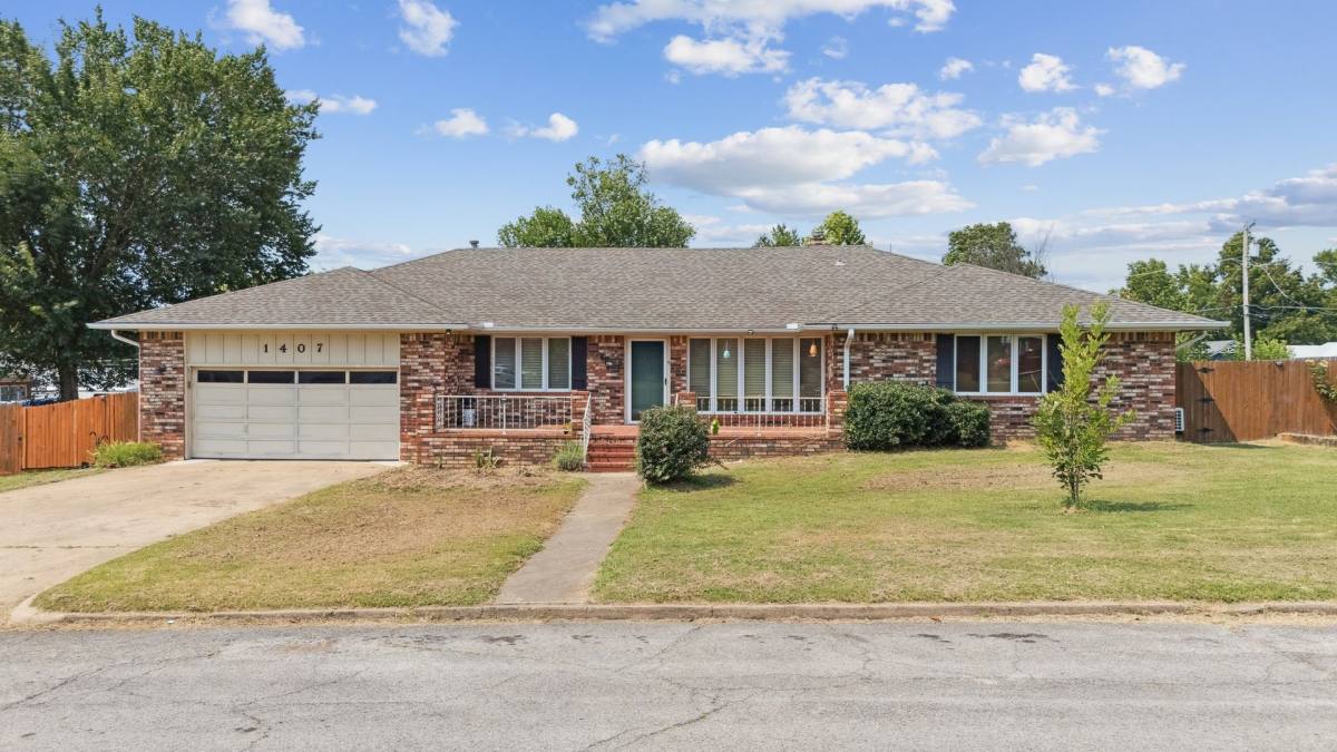 House for rent at 1407 E Fairview Ave, Sapulpa, OK 74066