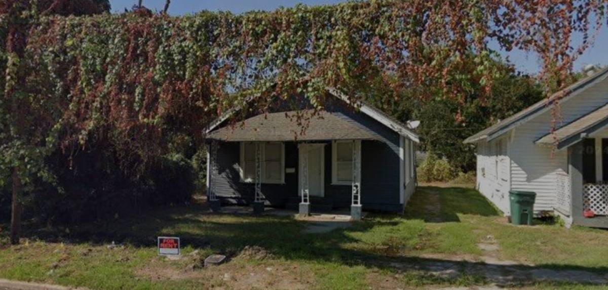 House for rent at 1380 Live Oak St, Beaumont, TX 77703