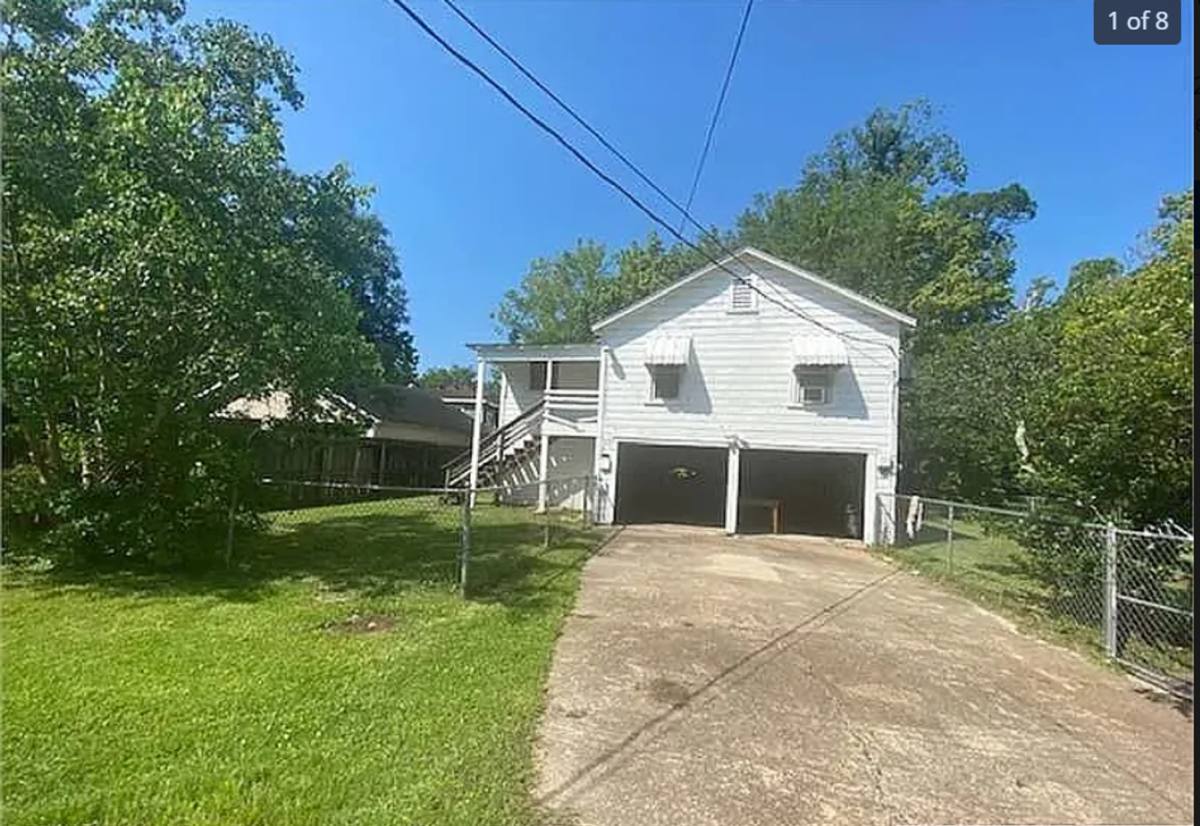 House for rent at 4245 Woodlawn Ave, Beaumont, TX 77703