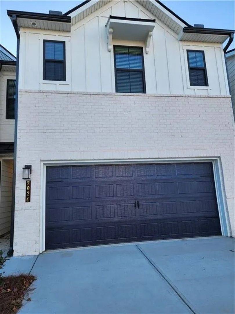 Townhouse for rent at 2024 Underwood Dr, Lawrenceville, GA 30043