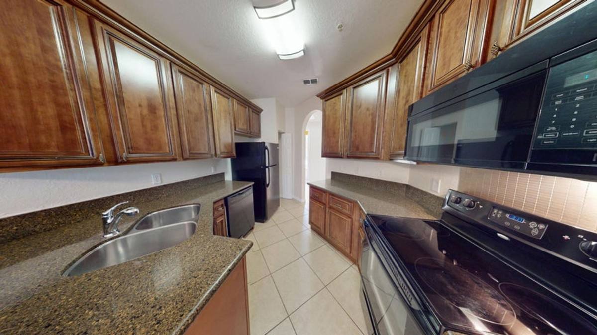 831 Pipers Cay Dr, West Palm Beach, FL 33415
