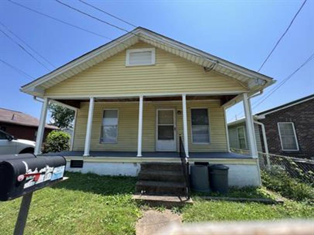 House for rent at 426 Ferguson Lane, Saint Albans, WV 25177